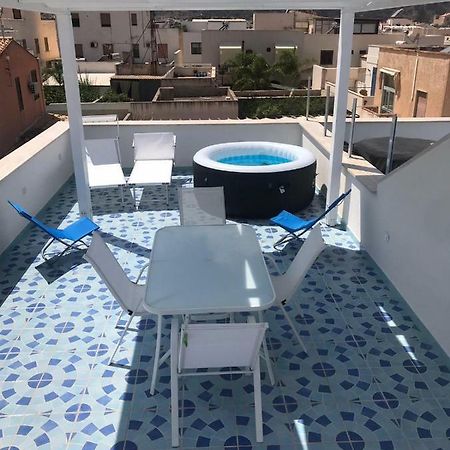 La casa di fronte la spiaggia di San Vito lo capo Esterno foto